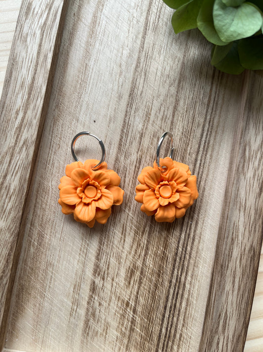 Mandarin Flower Huggies silver