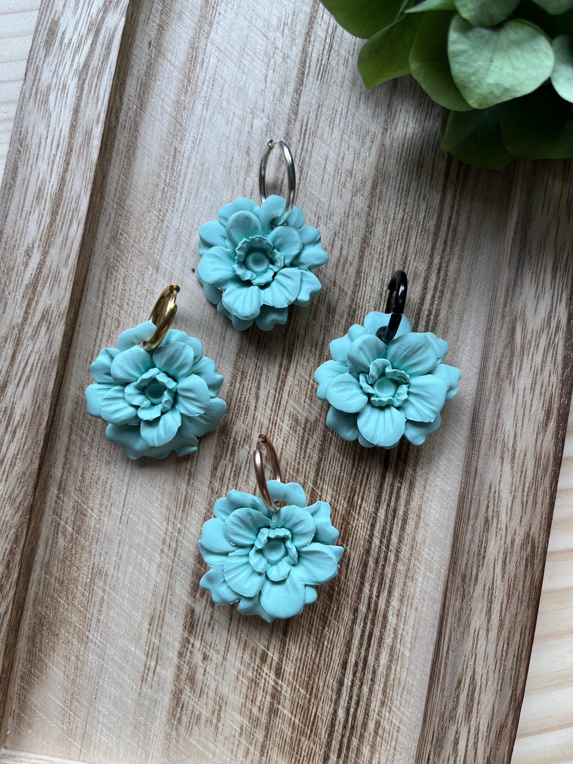 Spearmint Green Flower Huggies